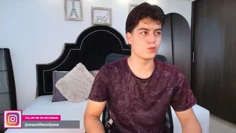 Snapshot of maxxicruz chatting on 09-14-25, 01:49 Maxxi online show from 09-14-25, 01:49