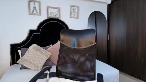 Snapshot of maxxicruz chatting on 09-24-25, 12:47 Maxxi online show from 09-24-25, 12:47