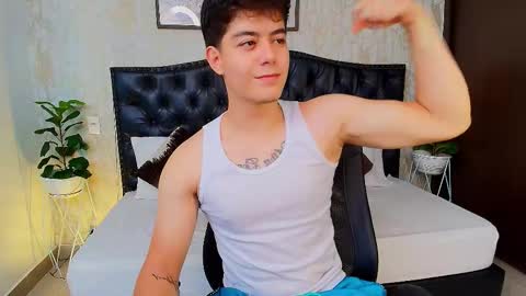 Snapshot of maxxicruz chatting on 10-01-25, 03:01 Maxxi online show from 10-01-25, 03:01