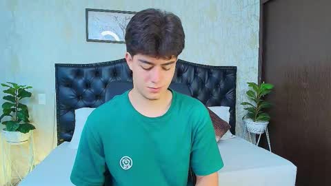 Snapshot of maxxicruz chatting on 10-05-25, 03:38 Maxxi online show from 10-05-25, 03:38