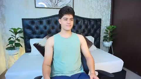 Snapshot of maxxicruz chatting on 10-08-25, 03:59 Maxxi online show from 10-08-25, 03:59