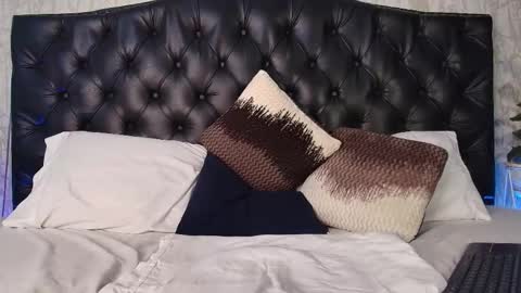 Snapshot of maxxicruz chatting on 11-07-25, 06:13 Maxxi online show from 11-07-25, 06:13