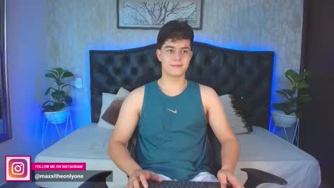 Snapshot of maxxicruz chatting on 12-02-25, 04:51 Maxxi online show from 12-02-25, 04:51