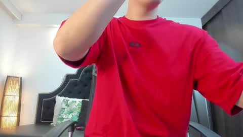 Snapshot of maxxicruz chatting on 12-15-25, 02:16 Maxxi online show from 12-15-25, 02:16