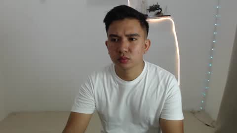 Snapshot of maxxurbate_ chatting on 03-08-26, 06:39 Bryan online show from 03-08-26, 06:39