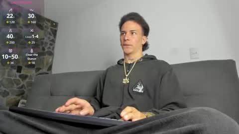 Snapshot of maxxx_bigcock chatting on 06-20-26, 11:07 Max online show from 06-20-26, 11:07