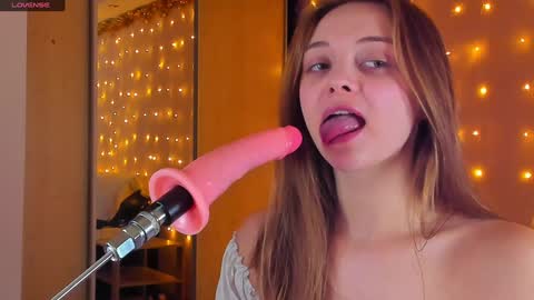 Snapshot of may_fl0wer chatting on 01-13-25, 06:05 May Flower online show from 01-13-25, 06:05