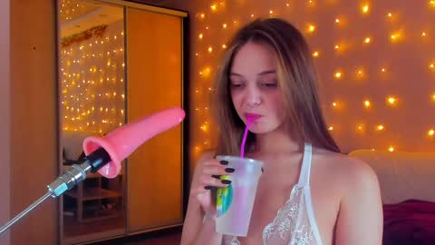 Snapshot of may_fl0wer chatting on 01-14-25, 01:49 May Flower online show from 01-14-25, 01:49