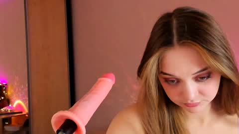 Snapshot of may_fl0wer chatting on 01-25-25, 02:36 May Flower online show from 01-25-25, 02:36