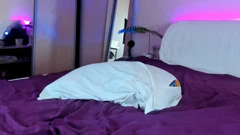 Snapshot of may_fl0wer chatting on 01-31-25, 01:45 May Flower online show from 01-31-25, 01:45