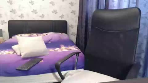 Maya online show from 04-09-26, 06:19