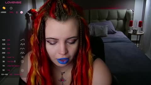 Snapshot of maya_mils chatting on 01-27-25, 01:05 Maya Mils online show from 01-27-25, 01:05