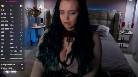 Snapshot of maya_mils chatting on 10-15-25, 01:50 Maya Mils online show from 10-15-25, 01:50