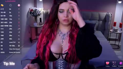 Snapshot of maya_mils chatting on 12-02-25, 01:00 Maya Mils online show from 12-02-25, 01:00