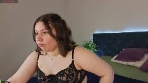 Snapshot of maya_raay chatting on 06-07-26, 12:04 Maya online show from 06-07-26, 12:04