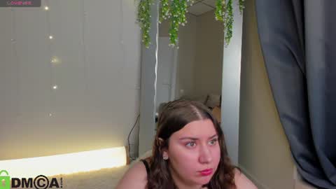 Snapshot of maya_raay chatting on 06-20-26, 01:19 Maya online show from 06-20-26, 01:19
