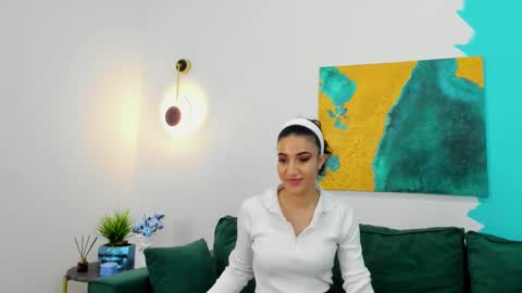Snapshot of maya_rogerss chatting on 01-21-25, 10:08 Maya online show from 01-21-25, 10:08
