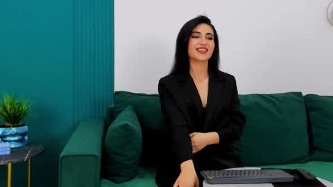Snapshot of maya_rogerss chatting on 02-21-25, 02:27 Maya online show from 02-21-25, 02:27