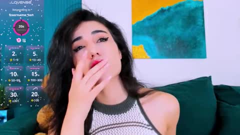 Snapshot of maya_rogerss chatting on 10-16-25, 02:40 Maya online show from 10-16-25, 02:40