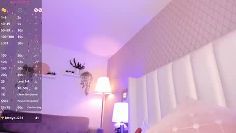 Snapshot of mayacardenas chatting on 02-09-25, 08:11 Maya online show from 02-09-25, 08:11