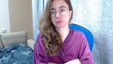 Snapshot of mayacateyes chatting on 09-29-25, 03:22 Maya online show from 09-29-25, 03:22
