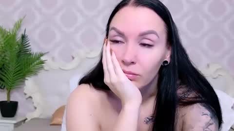 MayaCruise online show from 11-20-25, 08:25