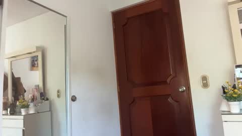 Snapshot of mayahere chatting on 03-09-26, 05:39 Maya online show from 03-09-26, 05:39