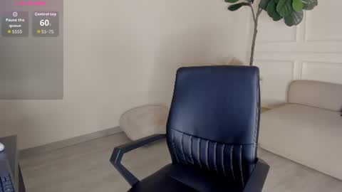 mayalee_ online show from 06-18-26, 02:12