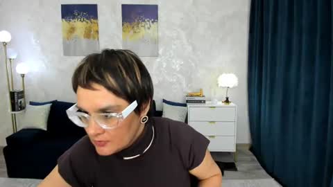 Snapshot of mayanoire chatting on 06-10-26, 11:35 Maya online show from 06-10-26, 11:35