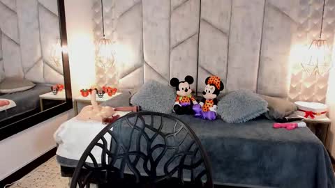 Nicolle Ruselle   Hello my lovely  schedule for great fun from  630 am and end 800 pm Colombian time I wait for you online show from 10-15-25, 12:49