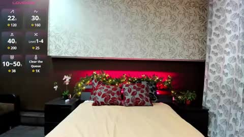 Snapshot of maybe_mia chatting on 12-29-24, 07:06 Mia GMT2 Mon 3-9 AM Tue 3-9 AM Wed 3-9 AMThur 10 AM - 4 PM Fri 3-9 AM Sat 3-9 AM Sun 3-9 AM. online show from 12-29-24, 07:06