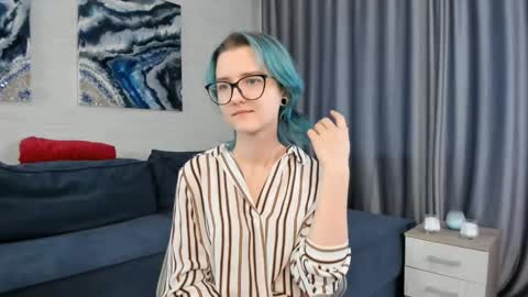 Mia online show from 01-18-25, 03:09