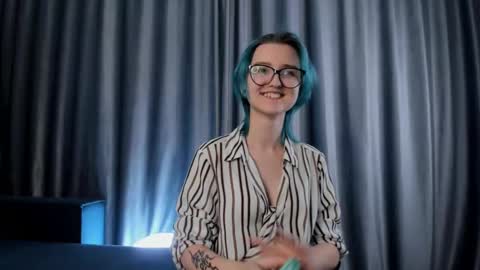 Mia online show from 01-18-25, 09:24