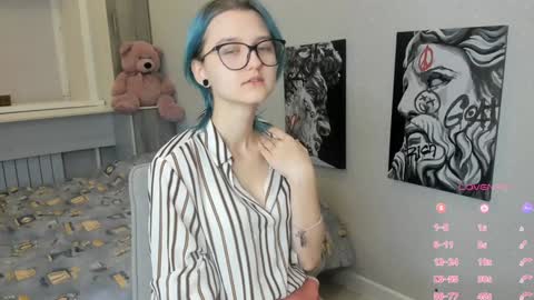 Mia online show from 01-21-25, 01:50