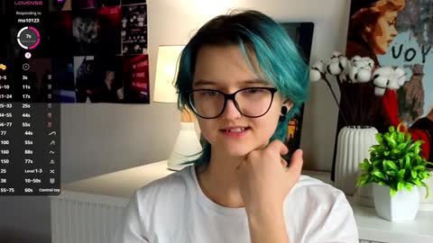 Mia online show from 01-23-25, 02:12