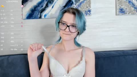 Mia online show from 01-27-25, 09:55