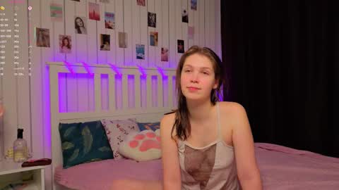 Snapshot of maygoodsell chatting on 12-17-25, 08:15 Ann online show from 12-17-25, 08:15