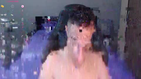 Snapshot of mayke1996 chatting on 05-13-26, 12:35 Mayke online show from 05-13-26, 12:35