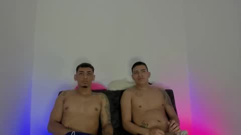 Snapshot of maykel_and_mike chatting on 10-13-25, 11:32 maykel_and_mike online show from 10-13-25, 11:32