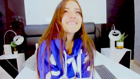 Snapshot of maylinsanchez chatting on 01-26-25, 10:12 Maylin online show from 01-26-25, 10:12