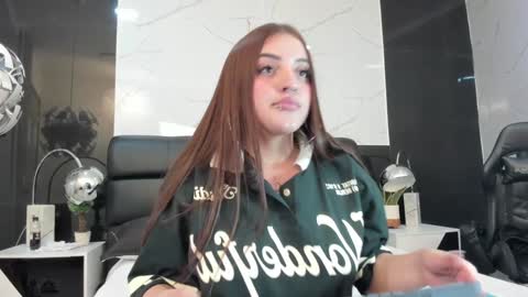 Snapshot of maylinsanchez chatting on 02-09-25, 03:53 Maylin online show from 02-09-25, 03:53