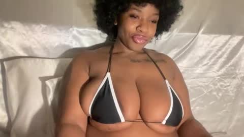 Snapshot of mayluvsu chatting on 02-02-26, 05:17 mayluvsu online show from 02-02-26, 05:17