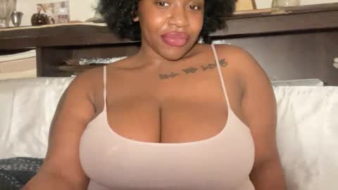 Snapshot of mayluvsu chatting on 02-20-26, 04:31 mayluvsu online show from 02-20-26, 04:31