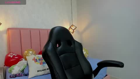 Snapshot of mayroberts chatting on 02-15-25, 12:01 MAY online show from 02-15-25, 12:01