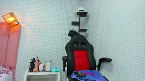 Snapshot of mayte1096 chatting on 05-16-26, 07:45 M A Y T E online show from 05-16-26, 07:45