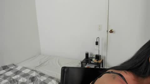 mazikeen_18 online show from 04-23-26, 01:13