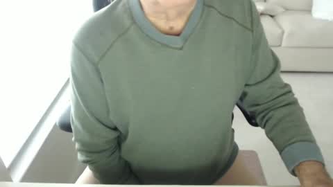 Snapshot of mbeastie chatting on 12-23-24, 04:17 Beastie online show from 12-23-24, 04:17