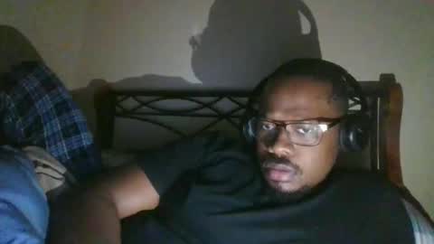 Snapshot of mbsupreme chatting on 05-14-26, 02:40 Mark online show from 05-14-26, 02:40