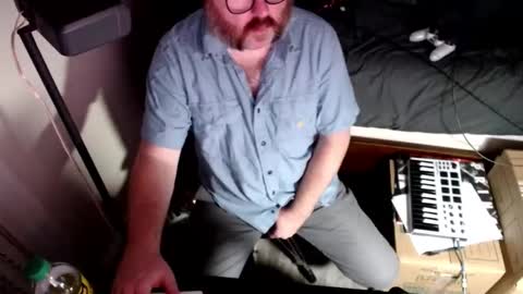 Snapshot of mcdarren chatting on 12-05-25, 04:32 Darren online show from 12-05-25, 04:32