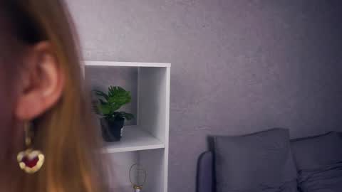 Mary  online show from 11-18-25, 06:51